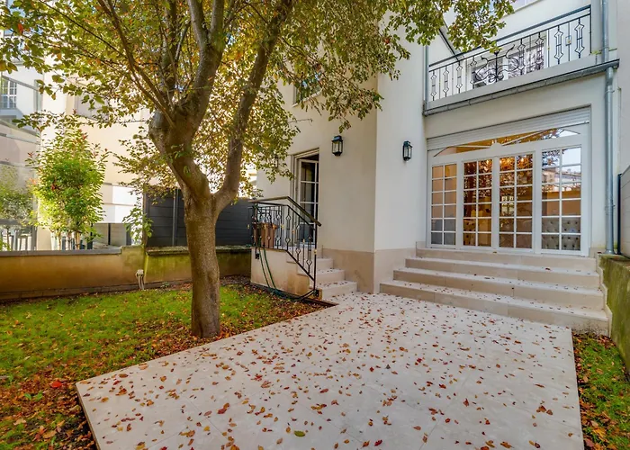 Petrusse Elite - Elegant In The Heart Of