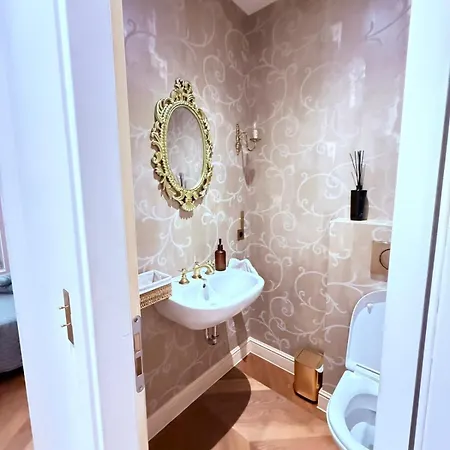 Petrusse Elite - Elegant In The Heart Of