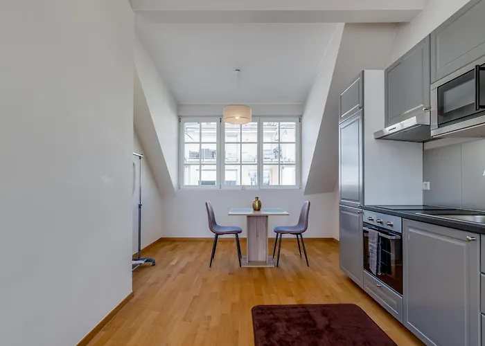 Petrusse Elite - Elegant Center