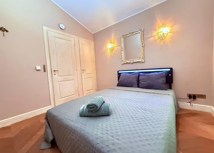 Petrusse Elite - Elegant In The Heart Of Apartment