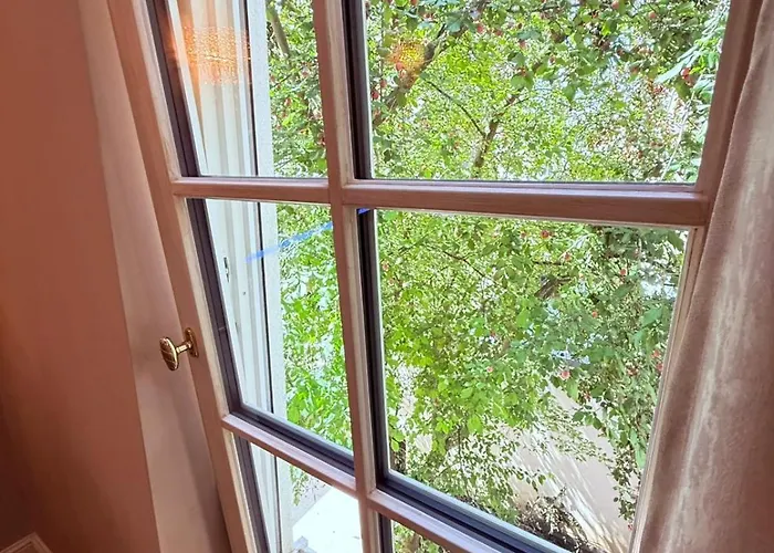 Petrusse Elite - Elegant In The Heart Of *